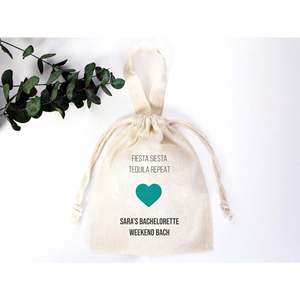 Bolsas Personalizadas de Algodón Orgánico para Kit de Resaca Fiesta Siesta Repeat, Bolsas de Recuperación Serigrafiadas para Despedida de Soltera - Product Image 1