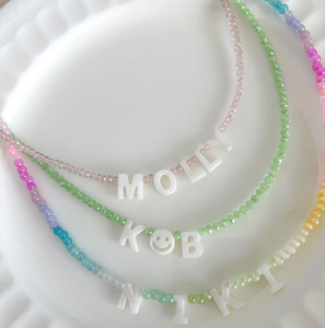 Collier de perles personnalisé avec lettres de nacre Collier de mots personnalisés Bandana de perles à franges - Product Image 1