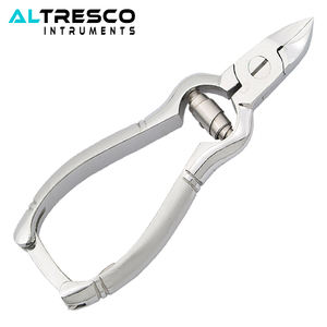 Altresco Pince à ongles en acier inoxydable avec verrouillage arrière et lames concaves Poignée imprimée Emballage en boîte - Product Image 6