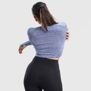 เสื้อครอปสีน้ำเงินไร้ตะเข็บสำหรับโยคะ รุ่นยอดนิยม - Product Image 2