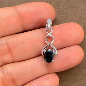 Pendentif tendance en argent sterling plaqué rhodium avec onyx noir taille ovale – Fait main, cadeau minimaliste POUR ELLE, bijoux de février - Product Image 3