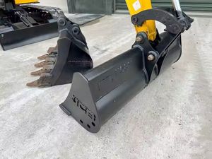 JCB 19c-1 Isuzu Core Motor Mini Excavadora Cabina 1,9 Ton Capacidad Excavadora sobre orugas KYB Cilindro hidráulico PLC Componentes de núcleo - Product Image 5