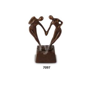 Urnes sculptées en aluminium cœur rouge aimant - Product Image 2