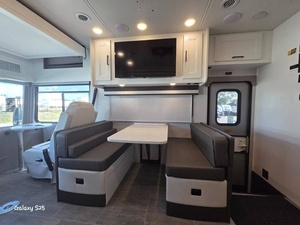 Vendeur vérifié pour C-o-a-c-h-m-e-n S-p-o-r-t-s-c-o-a-c-h Srs 339DS d'occasion 2023 prêt pour le voyage - Product Image 6