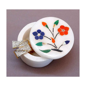 Boîte à bijoux ronde faite à la main en os avec une élégante incrustation de marbre pour les cadeaux et la décoration intérieure - Product Image 4