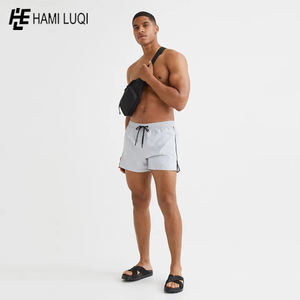 Pantalones cortos de gimnasio con bolsillo y cremallera de alta calidad para hombre - Product Image 3