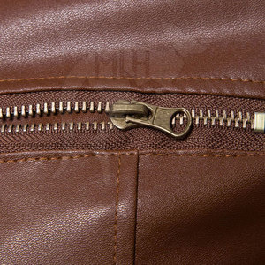 แจ็คเก็ตหนังวัวแท้สำหรับผู้ชายและผู้หญิง รุ่นปี 2025 สำหรับฤดูหนาว คอตั้ง สีสั่งทำได้ พร้อมโลโก้ด้านหน้า คุณภาพสูง ขายส่ง - Product Image 3