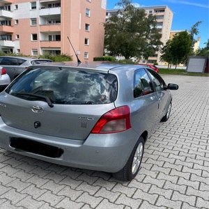 Envío rápido Toyota Yariss 4dr 4wd Sedan bastante usado en Stock Venta caliente mejor precio - Product Image 3