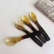 Cuillère en corne naturelle écologique faite à la main avec manche incurvé, cuillère en corne de buffle polie, couverts - Product Image 6