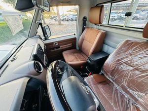 ENVÍO DIRECTO Toyota Land Cruiser 2025 Usado, 3 Años de Garantía, Grado DIY, Especificaciones GCC, Caja de Cambios Automática, Motor Turbo - Product Image 5