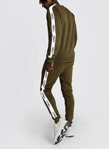 เสื้อสเวตเตอร์ขาตรงกางเกง2ชิ้นชุดวอร์มและมีฮู้ดกำหนดเองแนวสตรีททรงสูงโอเวอร์ไซส์วางไหล่ - Product Image 4