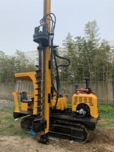 Macchina di speronamento idraulico del battipalo della pista con il collegamento della vite per la costruzione della centrale solare dell'installazione della vite - Product Image 2
