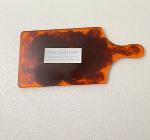 Planche à fromage en résine pour décor de cuisine Planche à charcuterie unique faite à la main pour cadeau de pendaison de crémaillère Planche à découper Ocean Scape - Product Image 5