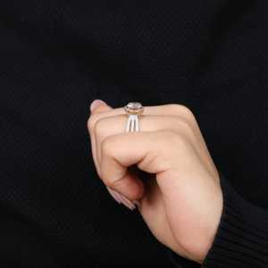 แหวนหมั้นสามก้านแยกสามชั้น Lumina พร้อมเพชรที่ปลูกในห้องปฏิบัติการ - Product Image 3