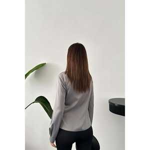 Chemise en satin gris pour femme avec détails boutonnés - Vente en gros de chemises et de blouses - Product Image 1