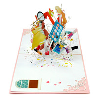 Carte de vœux 3D pop-up avec une femme tenant un cadeau entourée de maquillage et d'accessoires pour une célébration d'anniversaire