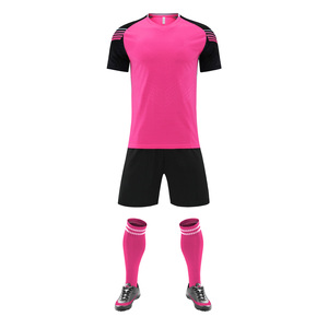 Fournisseur d'uniformes de football personnalisés, ensemble maillot et short de performance, léger, respirant, séchage rapide, pour clubs, écoles, gros volumes - Product Image 4