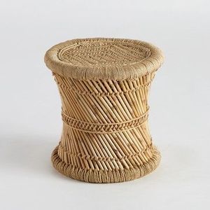 Taburete de ratán ecológico con arte artesanal y material duradero perfecto para una decoración minimalista e inspirada en la naturaleza - Product Image 2