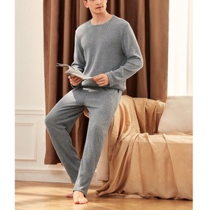 Vente en gros T-shirts à manches longues de couleur unie pour hommes, col semi-haut, fournisseur multicolore de BD - Product Image 4