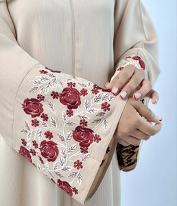 Abaya brodée au look élégant et sophistiqué, appréciée des jeunes femmes et des acheteuses de mode modeste, adaptée aux clients du Royaume-Uni et des États-Unis - Product Image 3