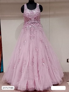 Vestido de red bordado moderno para mujer adecuado para compromisos, bodas y fiestas nocturnas disponibles en línea - Product Image 5