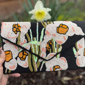 Pochette de perles à la main florale, jonquilles pochette perlée, sac de soirée avec ficelle, cadeau pour elle, sac de mariage de mariée - Product Image 1