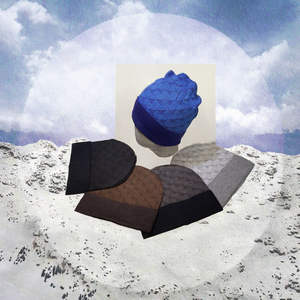 หมวกไหมพรมถักลายแจ็คการ์ดสุดหรูสำหรับฤดูใบไม้ร่วงและฤดูหนาว หมวกถักแบบสองด้านอเนกประสงค์ ให้ความอบอุ่น ดีไซน์เนอร์ออกแบบ - Product Image 2