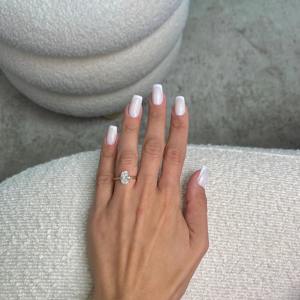 Anillo de Compromiso Solitario con Diamante Cultivado en Laboratorio, Corte Ovalado de 2.50 Quilates, Certificado IGI, Diseño Minimalista para Uso Diario, Oro Rosa de 18k, Regalo para Ella - Product Image 3