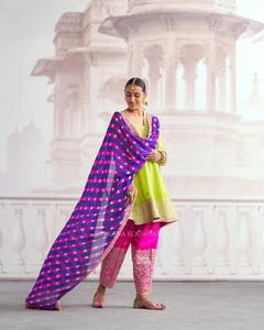 Nouveau designer indien fête porter vert et violet pur Georgette impression numérique et broderie dentelle travail haut et Palazzo avec Dupatta - Product Image 3