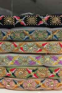 Encaje bordado floral colorido elegante para proyectos de moda, decoración del hogar y artesanía, adorno de encaje bordado floral personalizado - Product Image 2