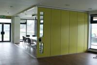 Cloison Murale Modulaire Réglable et Coulissante pour Centres d'Expériences Financières, Salles de Séminaires Clients, Écoles, Salles de Sport |   Changement