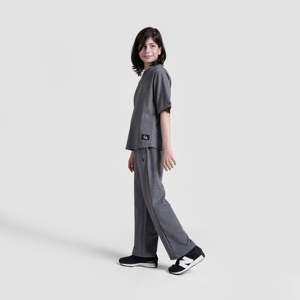 Chemise en velours côtelé simple et tendance GA en gris anthracite - Product Image 4