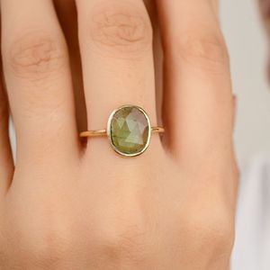 Anillo de mujer de turmalina de corte desigual Natural de oro amarillo sólido de 18 quilates al por mayor último diseño piedra única fiesta de boda diaria - Product Image 4