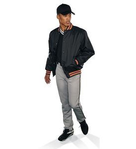 Venta al por mayor chaquetas Varsity de satén en blanco fino para hombres con botón cubierto estilo de calle para el invierno - Product Image 5