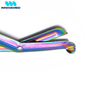 Ciseaux de traumatologie paramédical d'infirmière robuste Ciseaux chirurgicaux à lame multicolore noire 7.25 PAR ciseaux chirurgicaux INNOVAMED - Product Image 6
