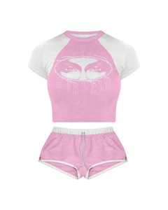 ชุดเซ็ตเสื้อยืดผ้าฝ้าย 100% และกางเกงขาสั้นผ้าฝ้ายผสมอีลาสเทน สีชมพูเทา ตัดต่อผ้าแบบคอนทราสต์ พิมพ์ลายโลโก้ตามสั่ง เนื้อผ้านุ่ม - Product Image 1