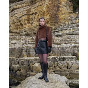 Faldas para Mujer con Cinturones de Cuero, Colección al por Mayor - Product Image 5