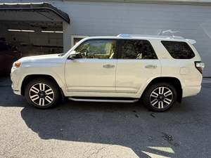 CLEAN utilisé 2019 To-yo-ta 4_Runner Limited 4WD - Product Image 5