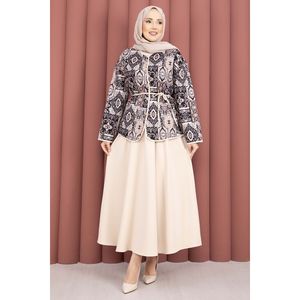 Conjunto de Dos Piezas de Chaqueta y Falda con Patrón Étnico en Tweed Beige, Talla XS/XS - Diseño Etéreo de Top y Falda Corta - Product Image 4