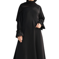 Abaya tendance ouverte sur le devant pour femme avec couche intérieure contrastée et fermeture à nouer en option-Un look polyvalent et élégant