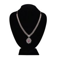 Parure de mariée en or rose 18 carats avec pendentif floral, diamant naturel et pierre centrale en rubis, certifiée IGI – Idéale pour les fêtes