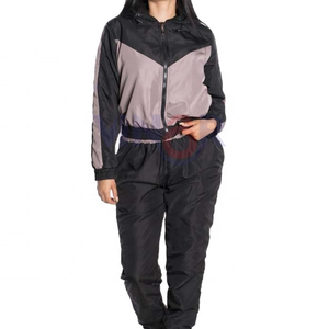 ชุดวอร์มกันลมพิมพ์ลายระบายอากาศสำหรับผู้หญิง ไซส์ใหญ่ มีฮู้ด ชุด 2 ชิ้น รับสกรีนโลโก้ ขายส่ง ทนทาน สำหรับฤดูใบไม้ร่วง 100% - Product Image 2