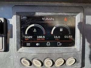 Kubota SCL 1000 EPA ผ่านการรับรอง CE รถลื่นไถลขนาดเล็กกระบอกไฮดรอลิก Eaton แกนมอเตอร์ปั๊มเกียร์ PLC ส่งฟรี - Product Image 3