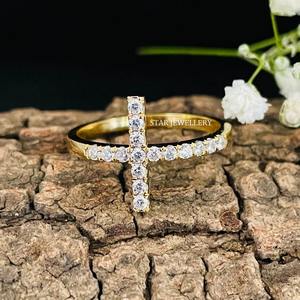 Anillo de Cruz Cristiana de Oro Sólido de 14K con Diamantes Naturales, Regalo Religioso para Mujer - Product Image 3