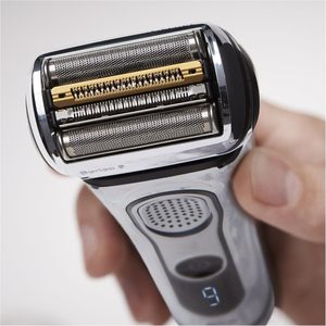 Afeitadora de Barba Braun Serie 9 PRO+ + Paquete de Cabezales de Afeitado Adicionales, Afeitadora Eléctrica Recargable para Hombre - Product Image 4