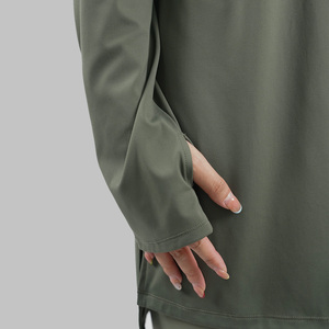 ชุดออกกำลังกายแขนยาวผ้าเนื้อดีสำหรับผู้หญิงมุสลิม  ออกแบบโดย AOLA Factory  รับสกรีนโลโก้  ดีไซน์เรียบหรู สวมใส่สบาย - Product Image 5