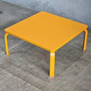 Mesa Plegable de Madera de Caucho con Diseño Minimalista y Tapa Cuadrada, 60x60x28cm, para Uso en Exteriores, Parques y Jardines de Infancia - KGD014 - Product Image 4