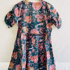 Hermoso Vestido Estampado Floral en Bloques de Algodón, Vestido para Uso Casual, Vestido Estampado a Mano - Product Image 5