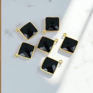 Nouveauté 12MM carré à facettes noir onyx pierre précieuse pendentif à breloque lunette plaquée or pour la fabrication de bijoux - Product Image 1