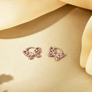Pendientes de Mariposa Dorados con Perlas y Diamantes, Estilo Aro, para Mujer, Regalo Moderno para Fiestas - Product Image 1